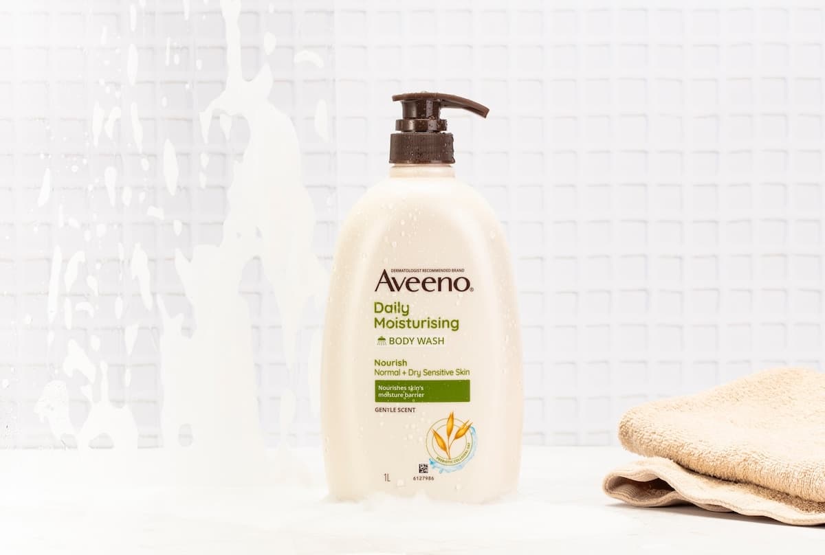 Thumbnail Aveeno Active Naturals Daily Moisturising Body Wash 1 Litre