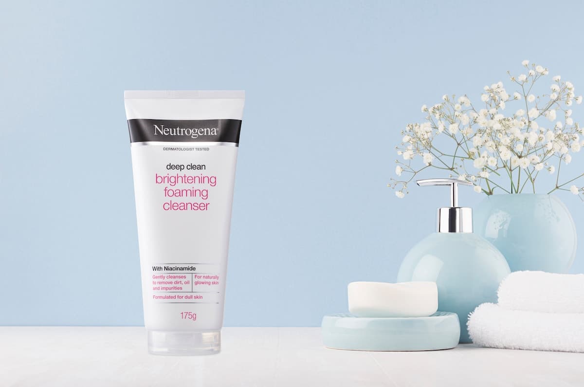 Thumbnail Neutrogena Deep Clean Brightening Foaming Cleanser 175G